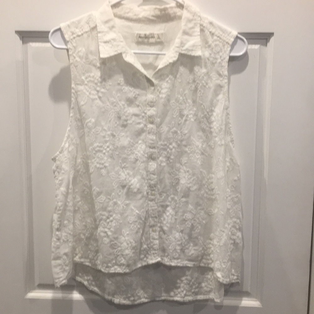Abercrombie & Fitch woman’s sleeveless top